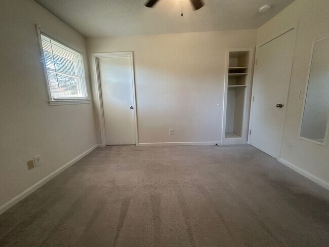 Building Photo - 1015 Walters Ln