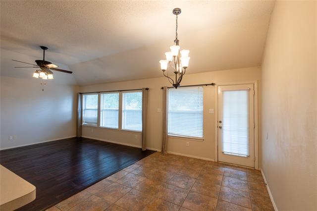 Building Photo - 3713 Pinetree Dr