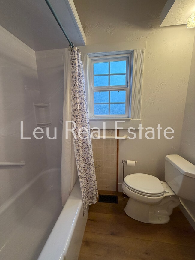 Building Photo - 400 El Dorado Ave