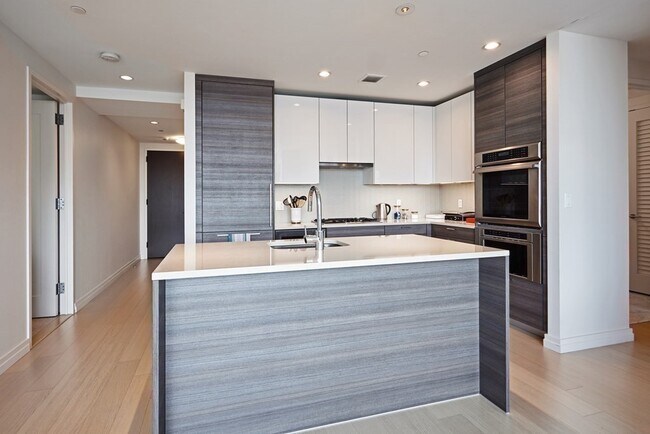 Building Photo - 1 Franklin St