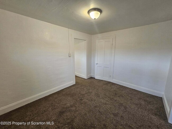 Building Photo - 423 E Lackawanna Ave