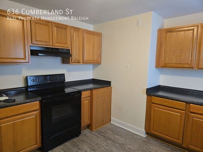 Building Photo - 636 Cumberland St