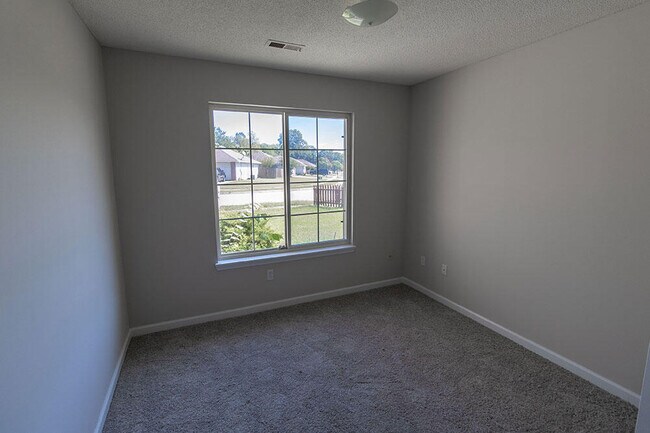 Building Photo - 1404 Jean Rae Dr