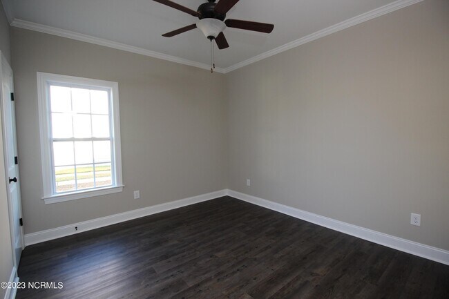 Building Photo - 2224 Brookville Dr