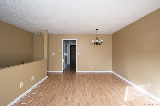 Building Photo - 310 Booth St