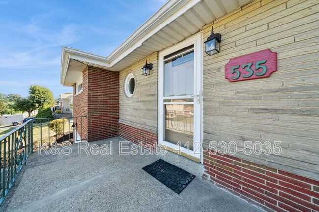 Building Photo - 535 Hickory Dr