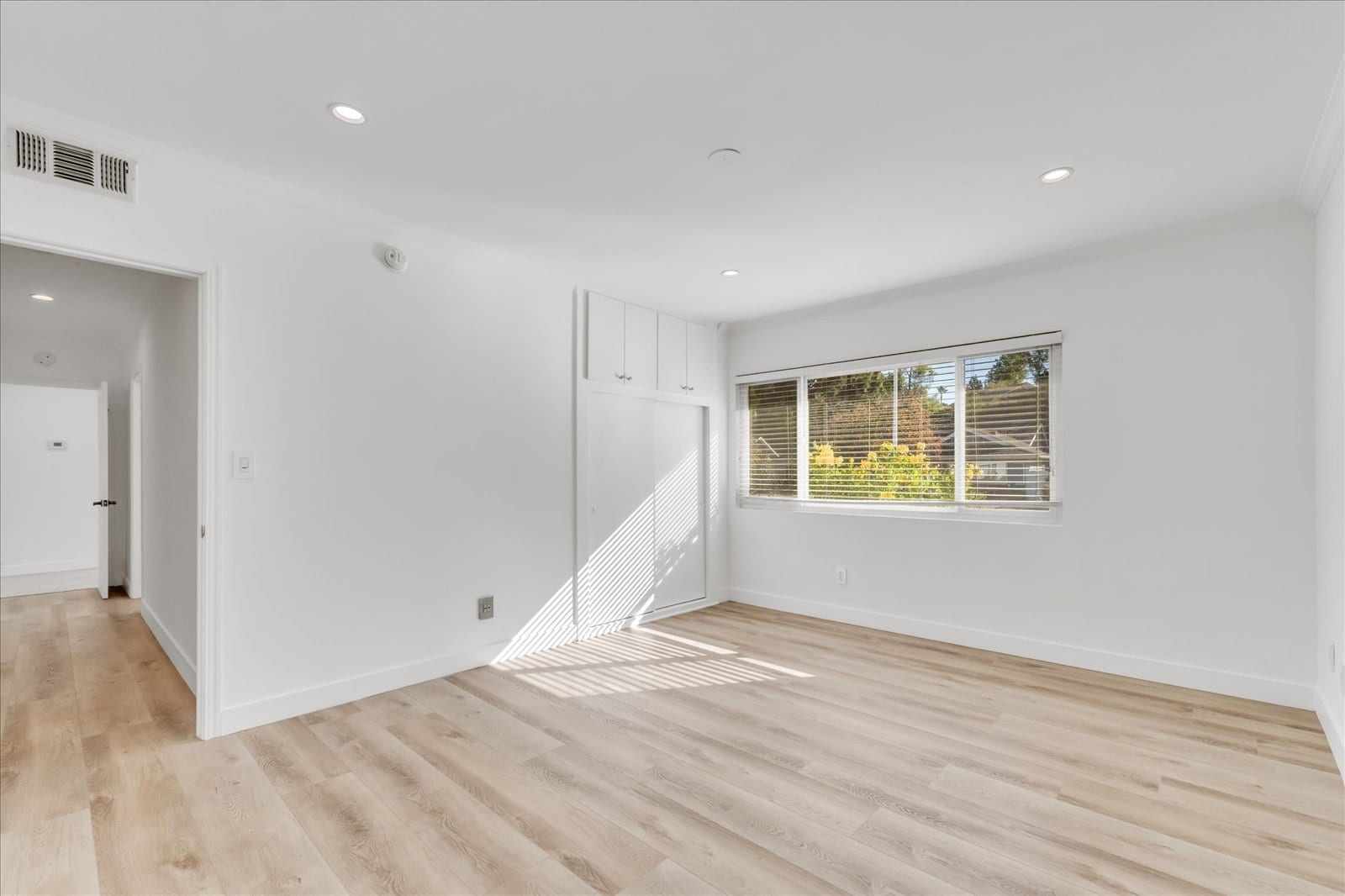 Building Photo - 8201 Clemens Ave