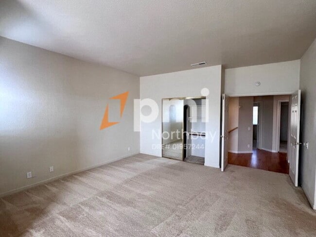 Building Photo - 3213 Hilton Head Dr