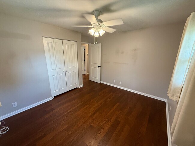Building Photo - REMODELED 4-BEDROOM HOME W/FENCED YARD