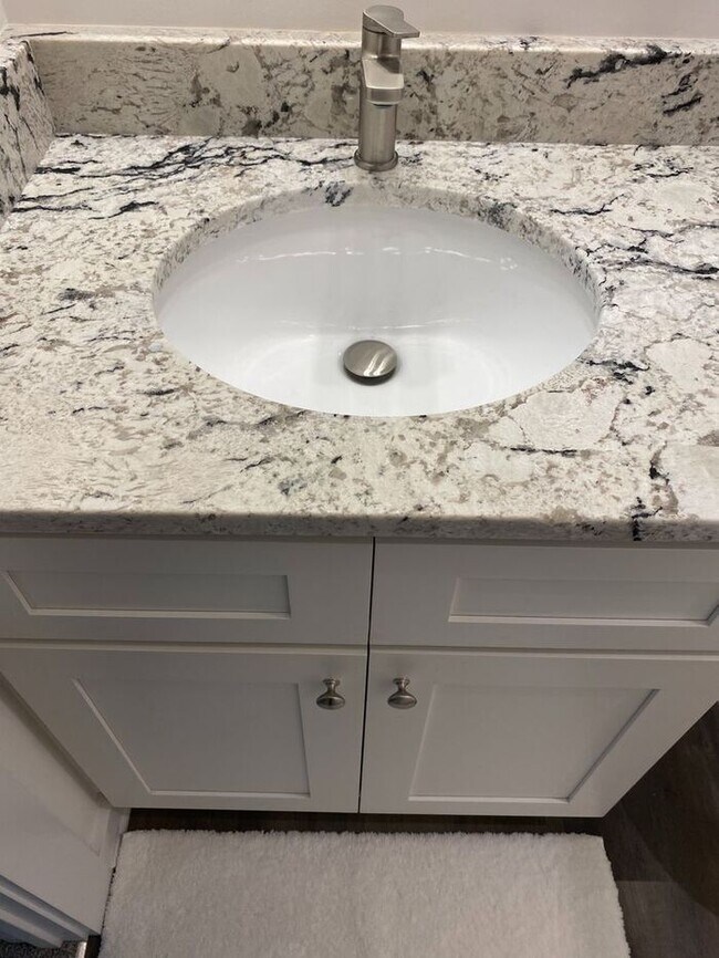 Building Photo - COMING SOON! 4 Bedroom Home. Poplar Masonboro Loop Location, Top schools! Garage