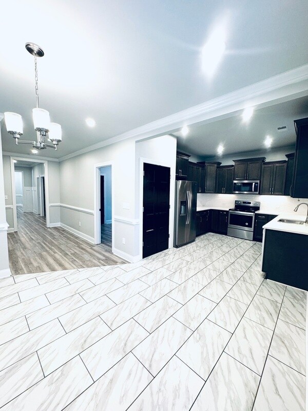 Building Photo - 310 W Horton St