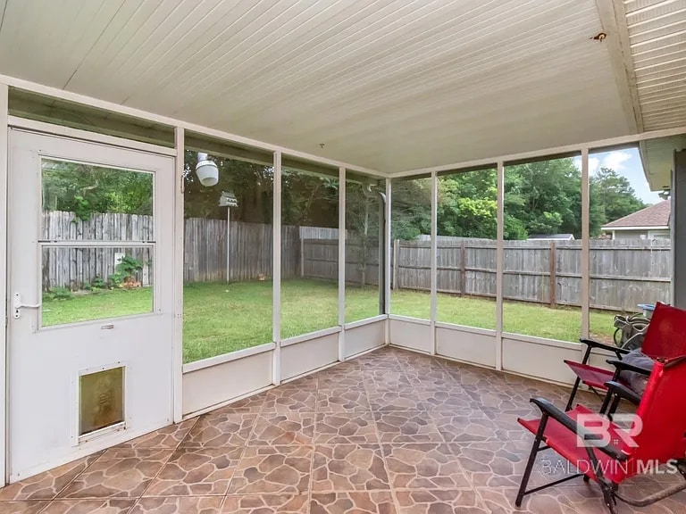 Building Photo - 8816 Spring Grove N