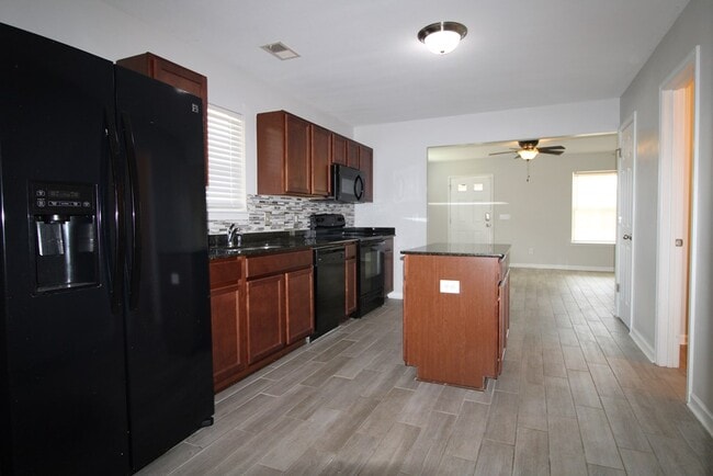 Building Photo - 1840 Polaris Dr