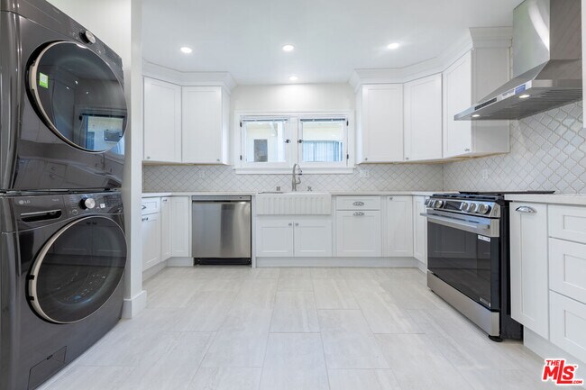 Building Photo - 1526 Myra Ave