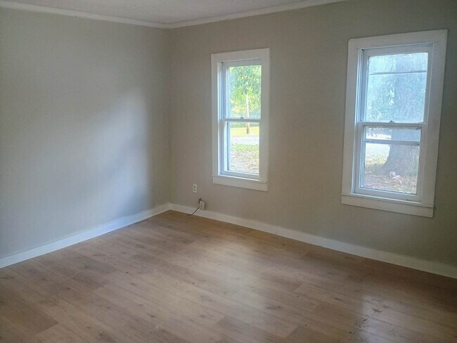 Building Photo - 301 E Olive St