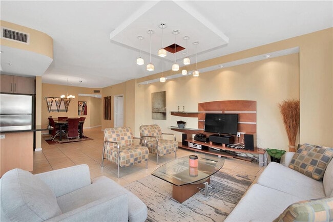 Building Photo - 511 SE 5 Ave