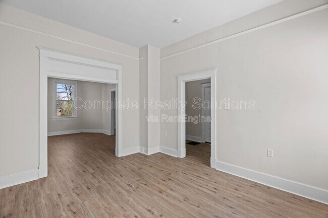 Building Photo - 6811 Etzel Ave