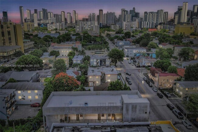 Building Photo - 1037 NW 2nd St