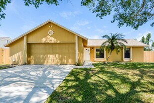 Building Photo - 1577 Ross Dr
