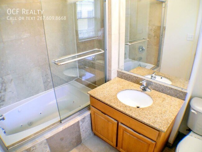 Building Photo - 1006 S Cleveland St