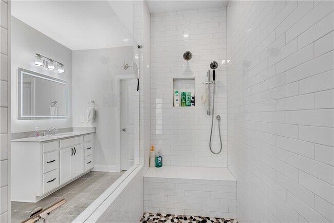 Building Photo - 3192 Bartee Walk