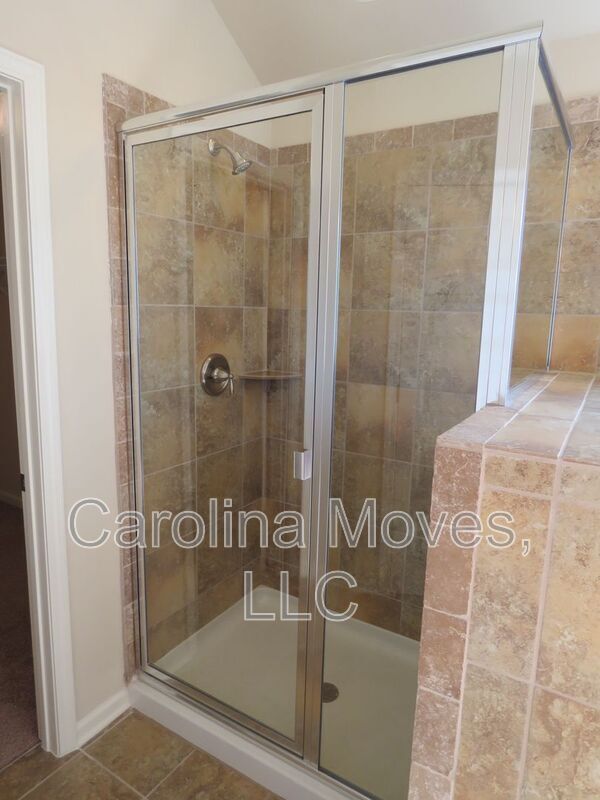 Building Photo - 206 Heatherwood Ln