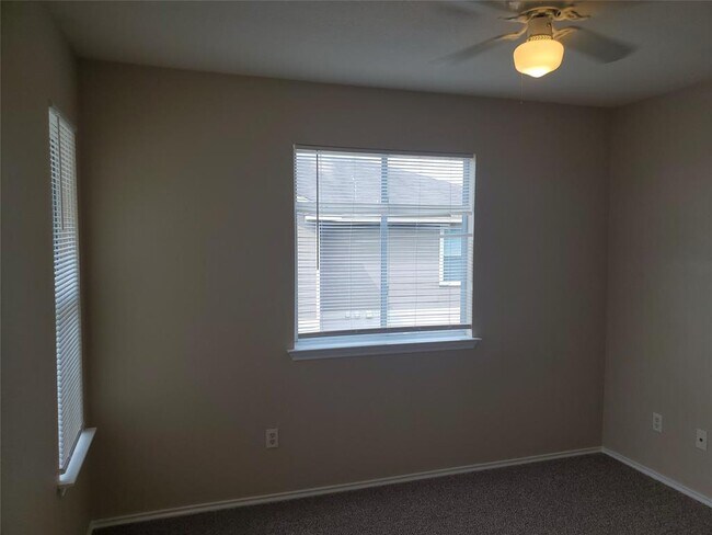 Building Photo - 13704 Harris Ridge Blvd