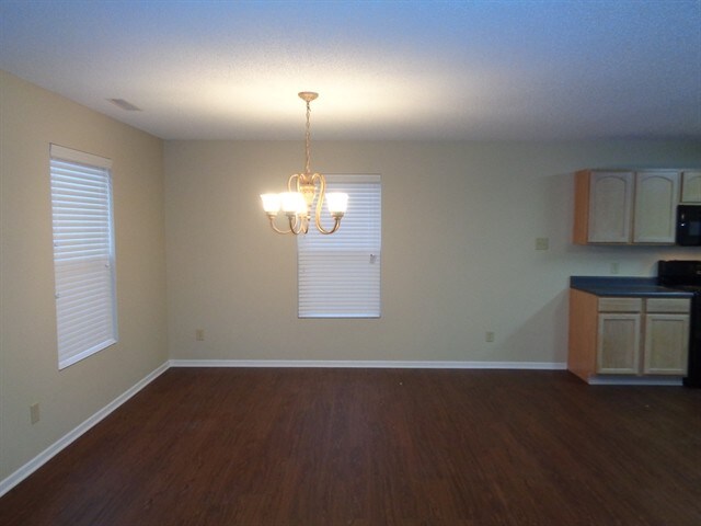 Building Photo - 626 Hickory Pine Dr