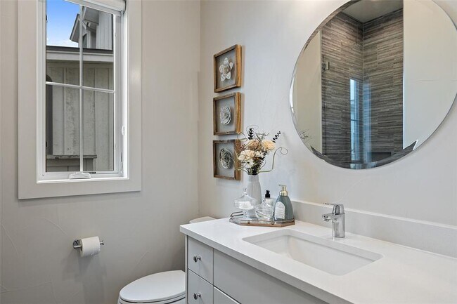 Building Photo - 19601 Flying J Blvd