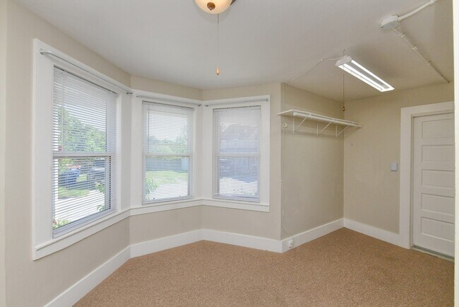 Building Photo - 21 12th St