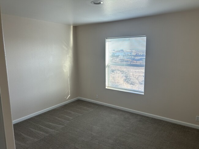 Building Photo - 1911 Sprig Ln