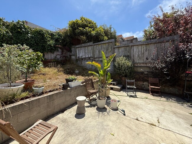Building Photo - Mission Terrace Neighborhood Beauty-Charmi...