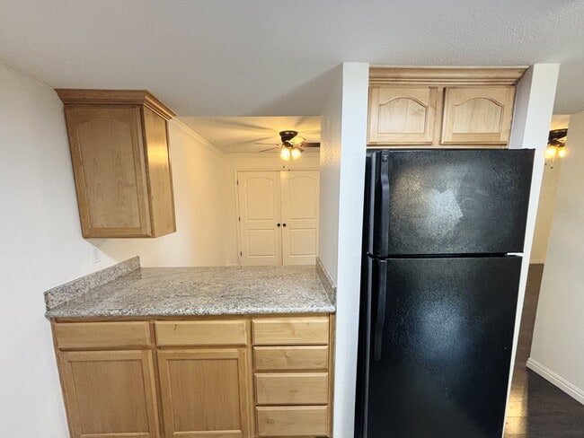 Building Photo - 5700 S 900 E