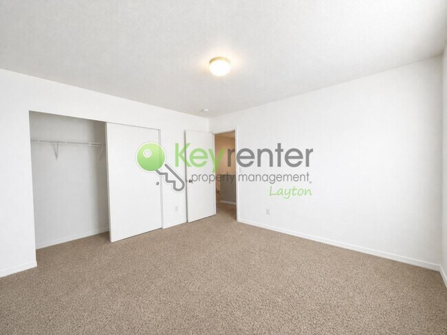 Building Photo - 374 Wellington Dr