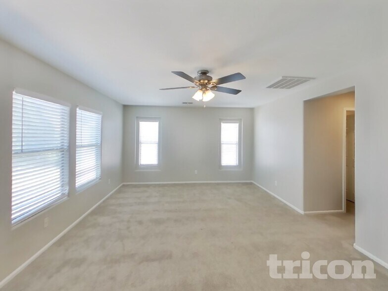 Building Photo - 4912 N 109th Ave