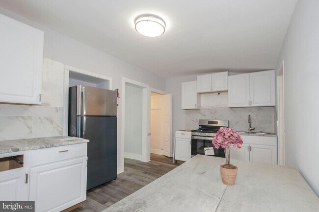 Building Photo - Gorgeous 4 Bedroom Home FOR RENT in Millville $1500