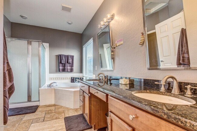 Building Photo - Gorgeous 5 Bedroom 3.5 Bath Stetson Valley...