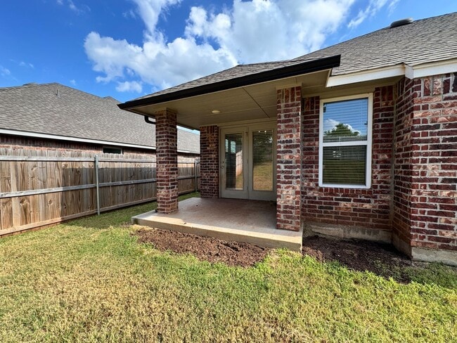 Building Photo - Beautiful 3 Bedroom Home in Azalea Farms in Noble