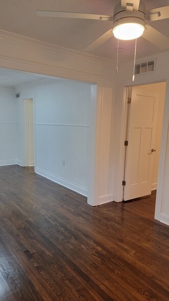 Building Photo - 6636 Tracy Ave