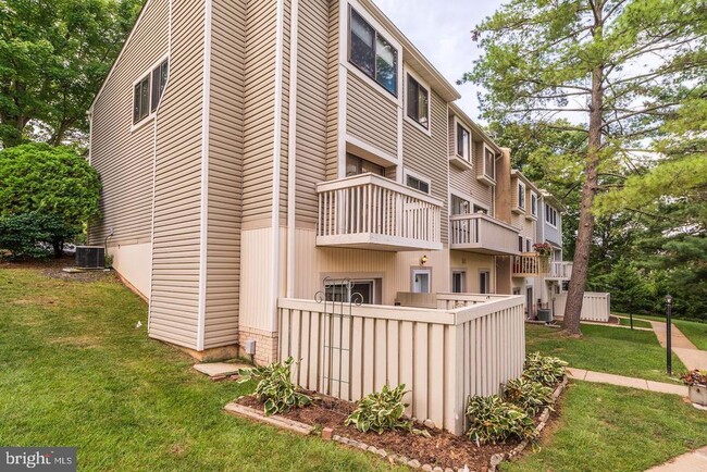 Building Photo - 7938 Bentley Village Dr