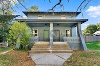 Building Photo - 724-724 Adams St SE