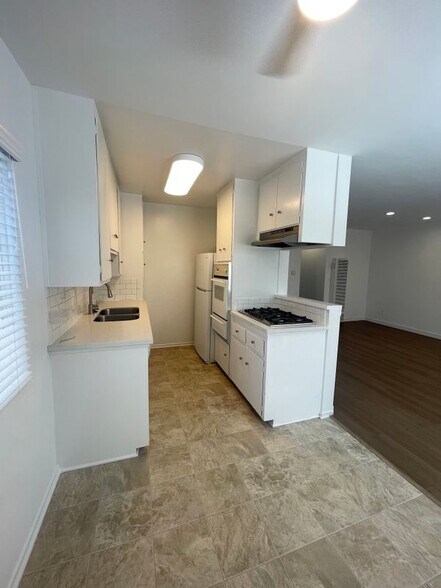 Building Photo - 744 Pier Ave