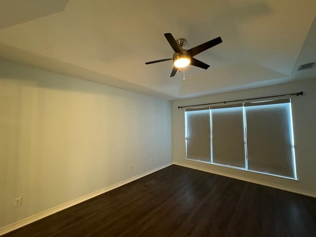 Building Photo - 302 Stahlman Ave