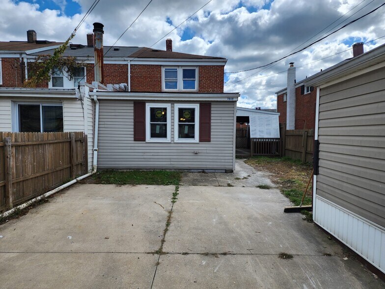 Building Photo - 7860 St Bridget Ln