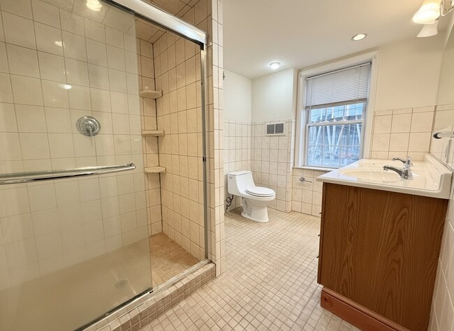 Building Photo - 2714 South St