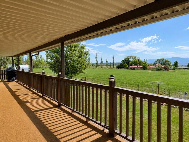 Building Photo - Caretaker Rental Opportunity – Fully Furnished Home in Historic Spring City