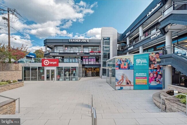 Building Photo - 6820 Wisconsin Ave