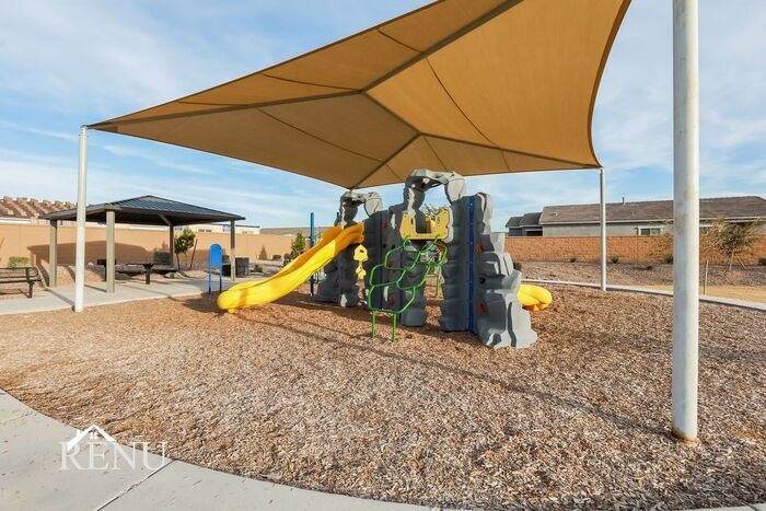 Building Photo - 18391 Los Gabrieles Wy