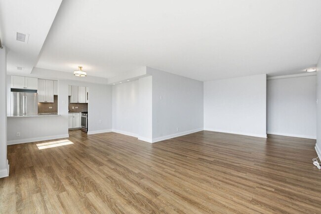 Building Photo - 8315 N Brook Ln