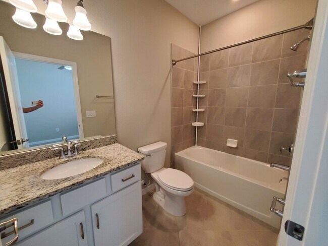 Building Photo - 4x3 in Castalina Gated Community, Ft. Myers